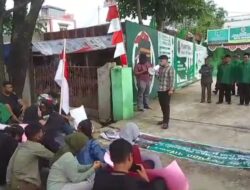 Massa Aksi Desak Ketum PPP Mundur dan Dicopot Dari Menteri