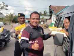 Polres Aceh Barat kembali serahkan 100 Paket Beras Kepada Supir Angkot
