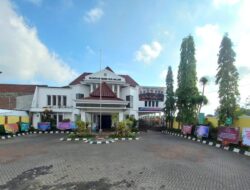Kejari Kota Malang Banjir Karangan Bunga, Ini Penyebabnya