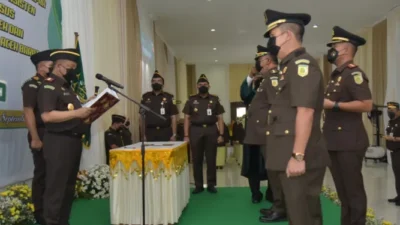 Kepala Kejaksaan Tinggi Aceh Lantik Astipidsus Aceh dan Kajari Aceh Barat
