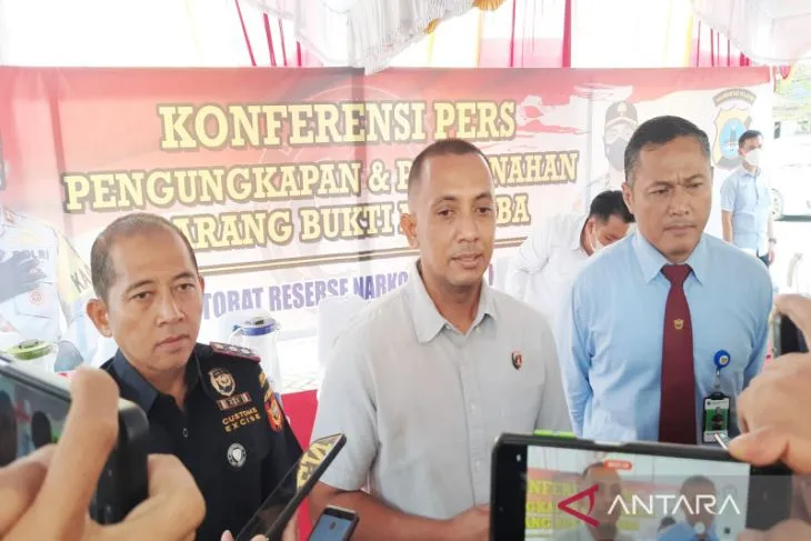 Bea Cukai dan Polda Kalimantan Selatan berhasil menggagalkan penyeludupan 1.000 butir ekstasi