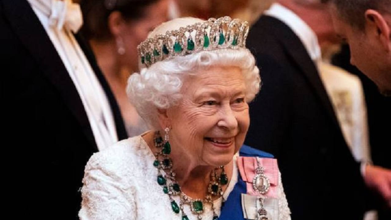Ratu Elizabeth II