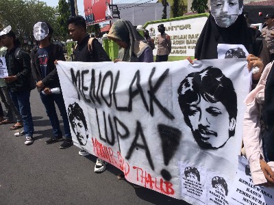 SMUR Aceh Barat Gelar "Aksi Solidaritas Untuk Munir" 1 SMUR Gelar Aksi Solidaritas Untuk Munir