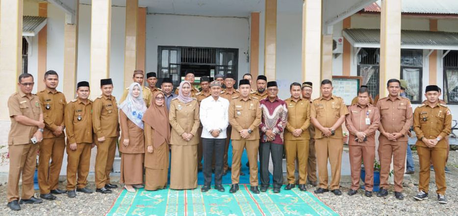 Lakukan Sertijab Camat Suka Makmue, Ini Pesan Pj Bupati Nagan Raya 2 WhatsApp Image 2022 10 18 at 16.52.40 1