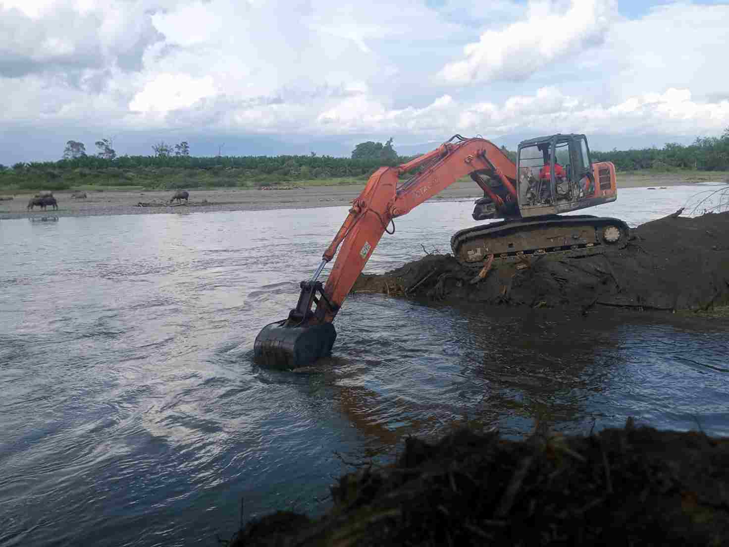 Respon Keluhan Warga, PUPR Aceh Barat Kerahkan Tim Atasi Lintasan Pasie Sira 1 WhatsApp Image 2022 10 18 at 16.53.11 11zon