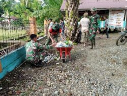 Siapkan Tempat Acara Kenduri Maulid, Satgas TMMD Ke- 115 Kodim 0105/Abar Ikut Gotong Royong Bersihkan Masjid Baitul Izzah