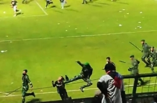 tragedi stadion kanjuruhan