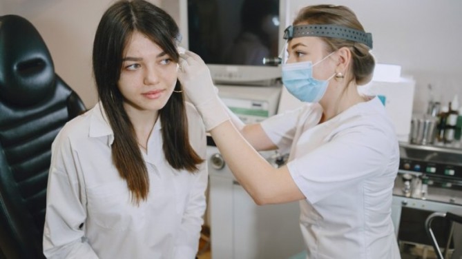 Jangan Sepelekan Penyakit Telinga Hidung Tenggorokan 1 waspada tht big 669 376