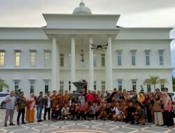 145 Penyuluh Pertanian Aceh Barat Geruduk Gedung Putih RTA, Ada Apa?