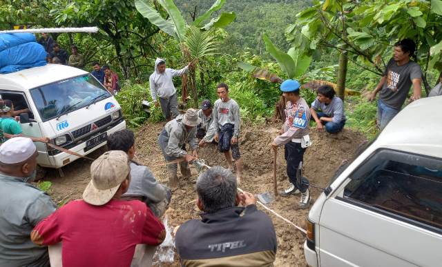 tanah longsor