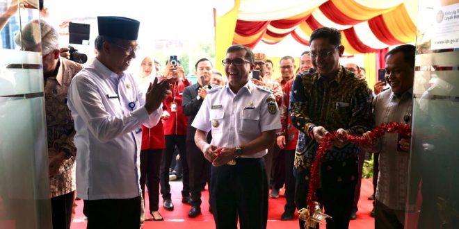 Kehadiran BPRS Artha Aceh Sejahtera, Pemerintah Harapkan Dukung Pertumbuhan Ekonomi Masyarakat Aceh 1 20230111 114413 660x330 1