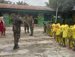 Anak TK Negeri Pembina Darul Aman Antusias Belajar PBB Bersama TNI