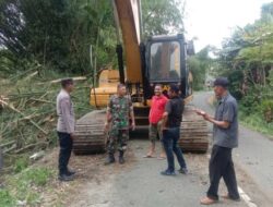 Polisi Pijay Bersama Stakeholder Bersihkan Sampah Pasca Banjir, Polres: Tetap Waspada