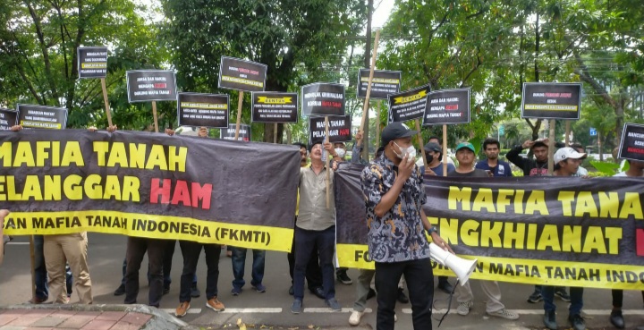 mafia tanah