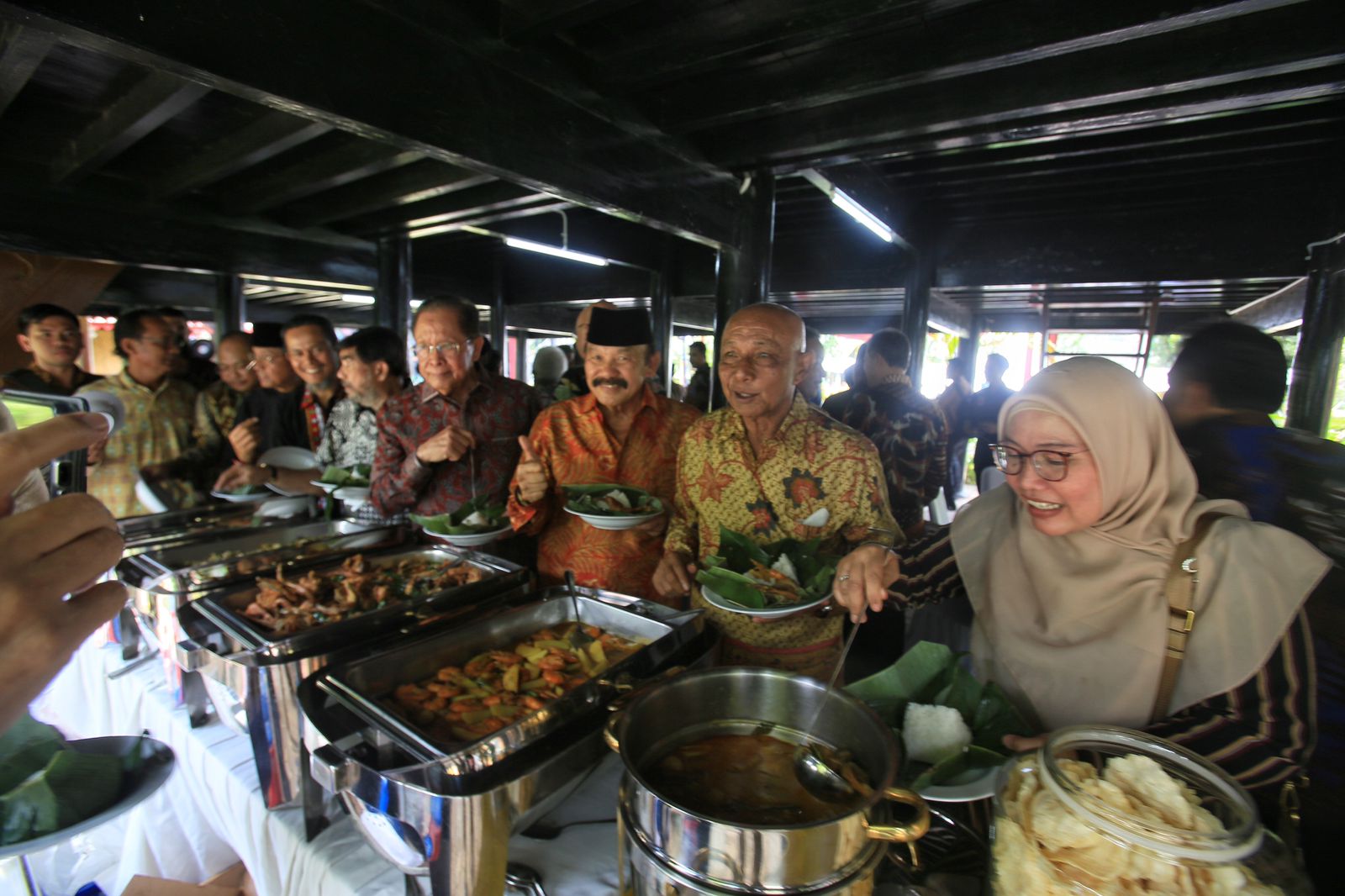 Khazanah Piasan Nanggroe 2023 Resmi Diluncurkan, Menparekraf RI Berikan Apresiasi ke Disbudpar Aceh 2 makanan khas aceh