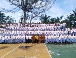 Kunjungi SMAN 2 Meulaboh, Rektor UTU Beri Motivasi Siswa-Siswi untuk Berprestasi