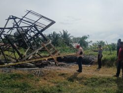 Kandang Lembu Milik BUMG Diduga Dibakar, Personel Polsek Sawang Datangi TKP