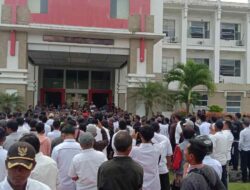 Tuntut Kesejahteraan, Ratusan BPD Gelar Demo Depan Kantor Bupati dan DPRK Simeulue