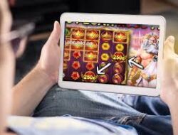 KACAU, Tiga Terdakwa Judi Online Hanya Divonis 1 Tahun Penjara