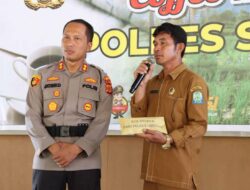 Kapolres Simeulue Serahkan Bantuan pada Anak Pengidap Tumor Ganas