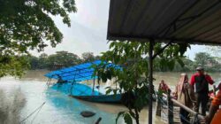 Satu Orang Hilang Akibat Tenggelamnya Perahu Tambang di Surabaya 4 perahu-tambang