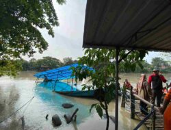 Satu Orang Hilang Akibat Tenggelamnya Perahu Tambang di Surabaya
