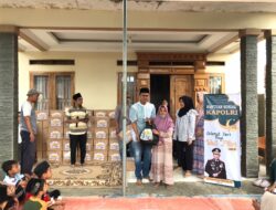 Kapolri Bagikan 500 paket Sembako Bersama Organisasi Kepemudaan