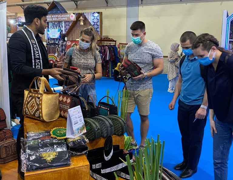 Produk Kerajinan Asal Aceh Utara Digemari Pejabat Kedubes Rusia 1 aceh utara