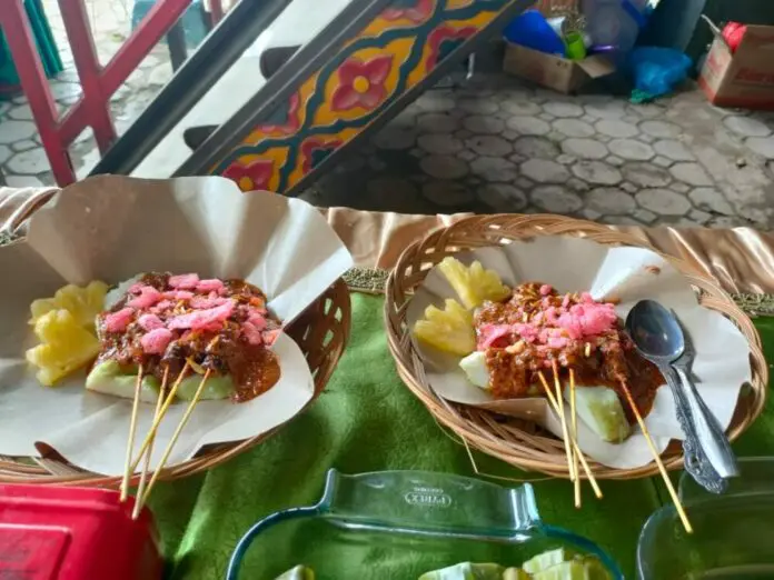 sate lolak
