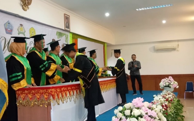 Wisuda 