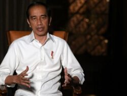 Presiden Jokowi Pimpin Rapat Terbatas untuk Investasi Industri Baterai Listrik