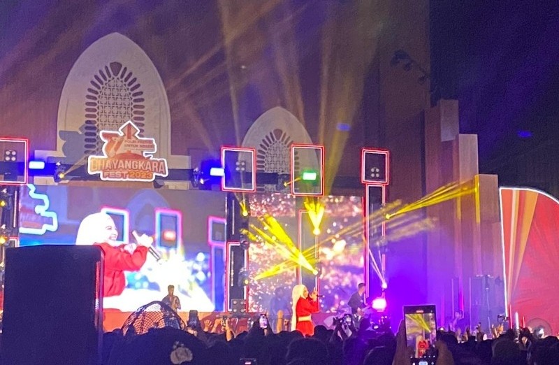 Single "OK" Dari Tiwi T2 Pukau Pengunjung Bhayangkara Fest 2023 1 Bhayangkara