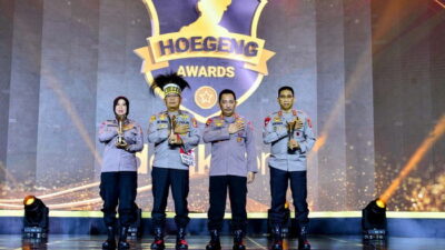 Kapolri Hadiri Acara Penghargaan Hoegeng Awards 2023 4 hoegeng award
