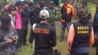 Seorang pendaki gunung dilaporkan tewas di ketinggian 2.800 Mpdl atau Pos 3 jalur pendakian Cemoro Sewu, Gunung Lawu, Magetan, Jawa Timur, Minggu (23/7/2023)