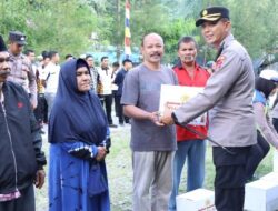 Kapolres Bener Meriah Salurkan Bansos Kepada Warga Kecamatan Timang Gajah