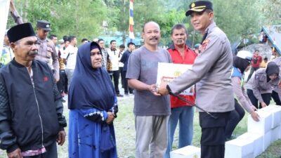 Kapolres Bener Meriah Salurkan Bansos Kepada Warga Kecamatan Timang Gajah 5 Polres Bener Meriah