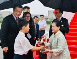 Presiden Jokowi dan Ibu Iriana Disambut Meriah di Chengdu