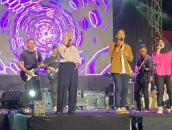 Semarak HUT RI Ke-78, Grup Band Polda Aceh Tampil Gemilang di Blang Padang