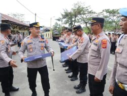 Kapolres Simeulue Bagikan Laptop Untuk Polsek Jajaran Polres Simeulue