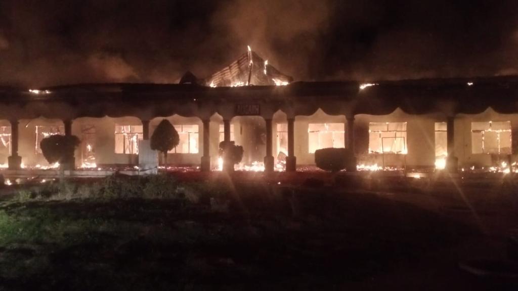 Pesantren Gontor Aceh Besar Terbakar: 100 Santri Mengungsi, Kerugian Capai Rp950 Juta 1 Kebakaran Pesantren Gontor Aceh Besar: 100 Santri Terpaksa Mengungsi, Kerugian Capai Rp950 Juta