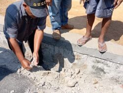 Buruknya Kualitas Proyek Pekerjaan Penyelenggaraan Jalan Kabupaten Pelaksana CV. Dua Putra di Kecamatan Banyumas Pringsewu Diperotes Warga