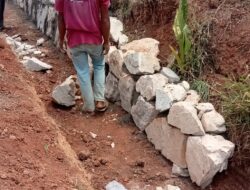 Terkesan Proyek Siluman, Pekerjaan Drainase Rekanan PU di Pekon Banyu Urip Serampangan