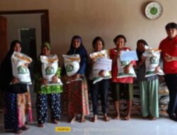 129 KPM di Pekon Nusawungu Terima Bantuan Beras Bulog