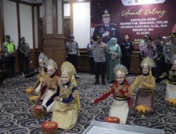 Tiba di Aceh, Irjen Achmad Kartiko Disambut Tari Ranup Lampuan
