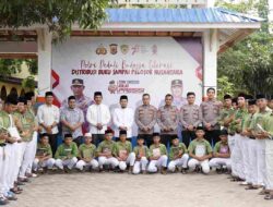 Peduli Budaya Literasi, Polda Aceh Distribusi Buku dan Kitab di Dayah Babul Magfirah