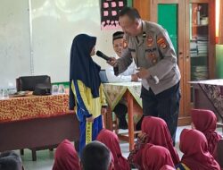 Polisi  Ajak Siswa SDN 2 Podomoro Pringsewu Lawan Perundungan