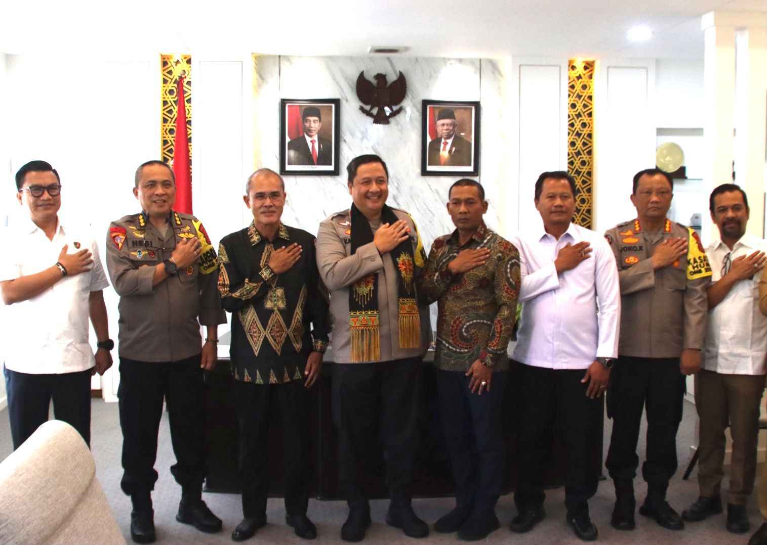 Kapolda Aceh Lakukan Kunjungan Kerja Ke Ketua DPRA 1 Aceh