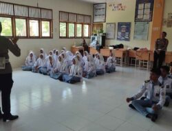 Kasat Lantas Polres Aceh Besar Sosialisasi Kamseltibcar di  SMAN 2