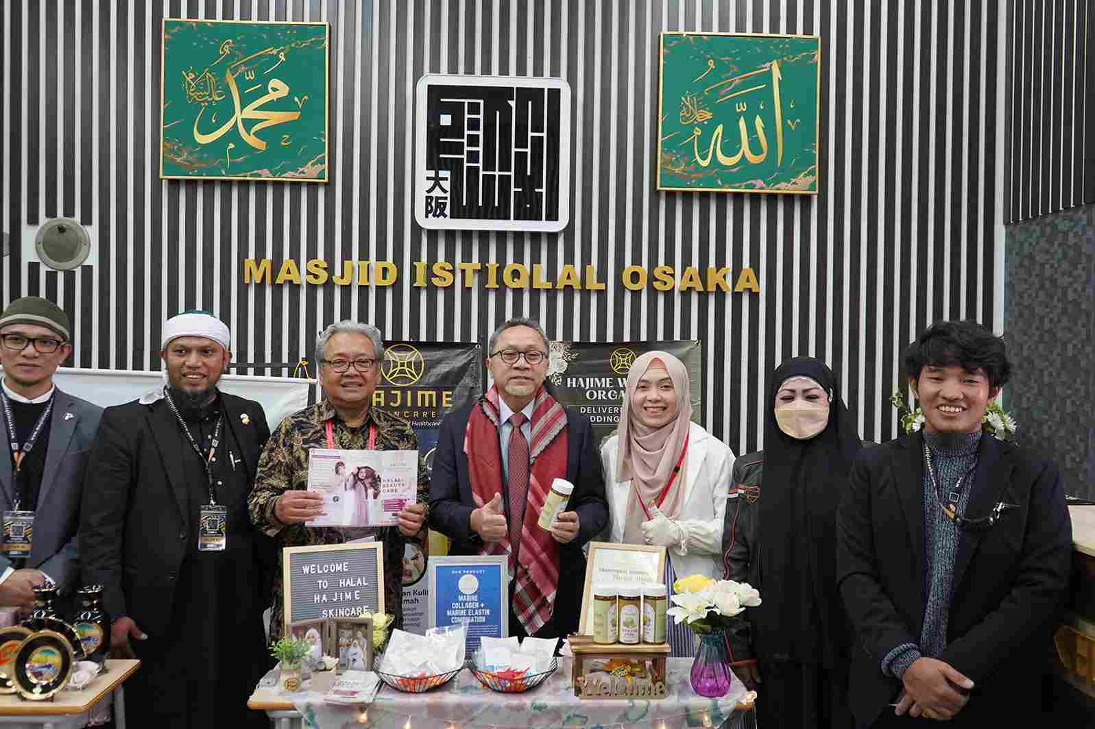Kunjungan Menteri Perdagangan ke Bazar Produk Halal di Osaka, Jepang 1 osaka