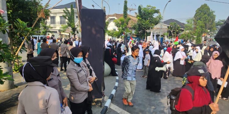 aksi solidaritas